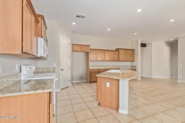 $2,700 | 13582 South 184th Avenue, Goodyear, AZ 85338
