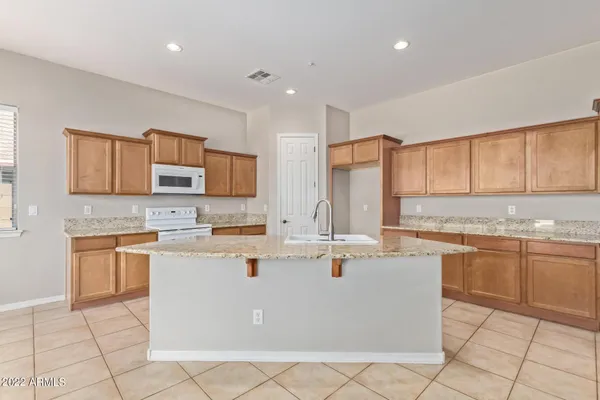 $2,700 | 13582 South 184th Avenue, Goodyear, AZ 85338