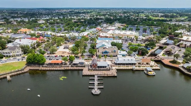 $417,990 | 898 Buckeye Drive, Lady Lake, FL 32159