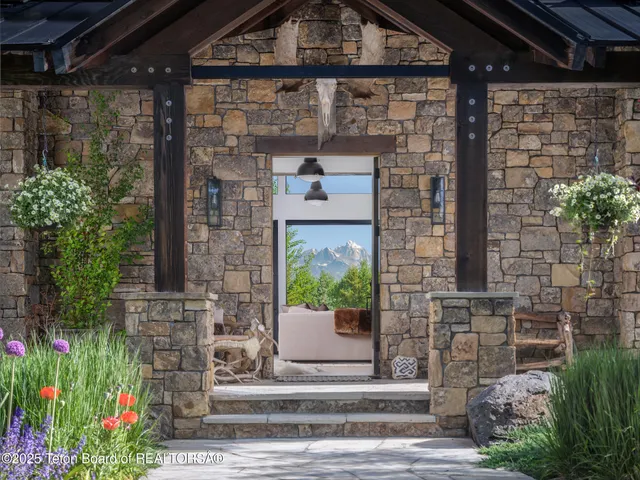 $12,900,000 | 5060 Eagle Road, Wilson, WY 83014