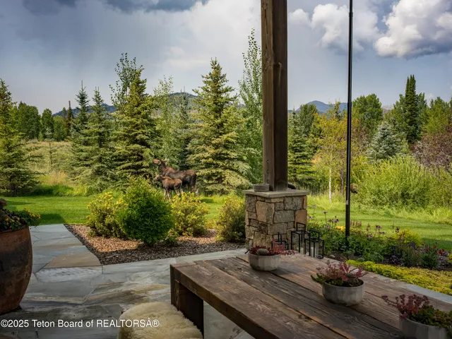 $12,900,000 | 5060 Eagle Road, Wilson, WY 83014