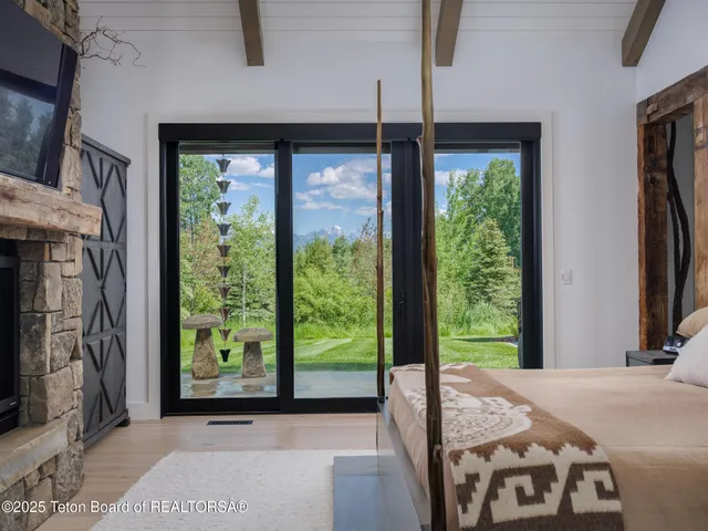 $12,900,000 | 5060 Eagle Road, Wilson, WY 83014