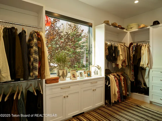 $12,900,000 | 5060 Eagle Road, Wilson, WY 83014