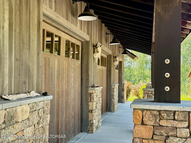 $12,900,000 | 5060 Eagle Road, Wilson, WY 83014