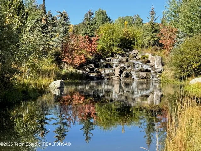 $12,900,000 | 5060 Eagle Road, Wilson, WY 83014