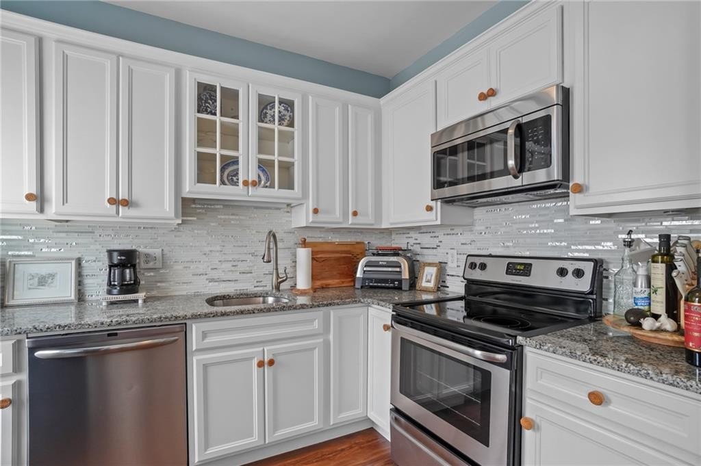 12 Catherine Street, Unit 3 Newport, RI 02840 - Photo 8 of 21