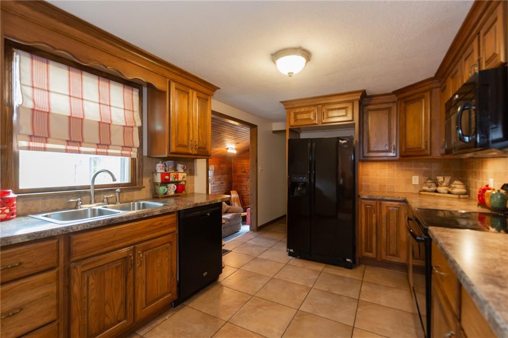 1813 Evergreen Road Pulaski, PA 16143 - Photo 8 of 25 Gallery Image 8