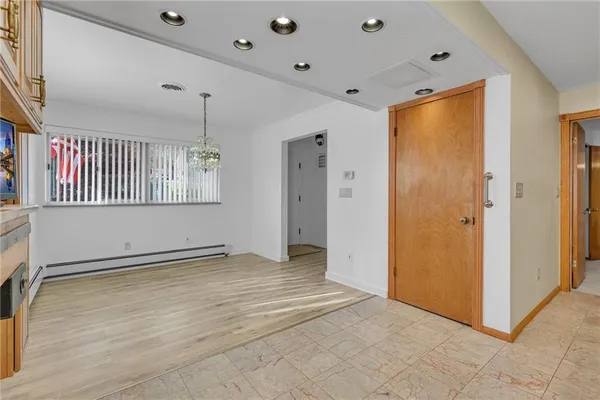 a view of a livingroom with an entryway