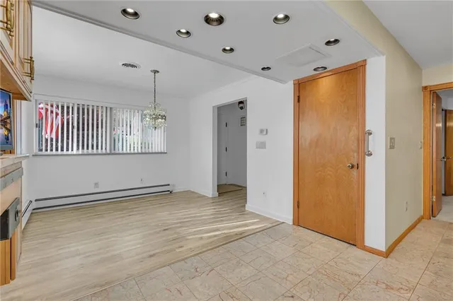 a view of a livingroom with an entryway