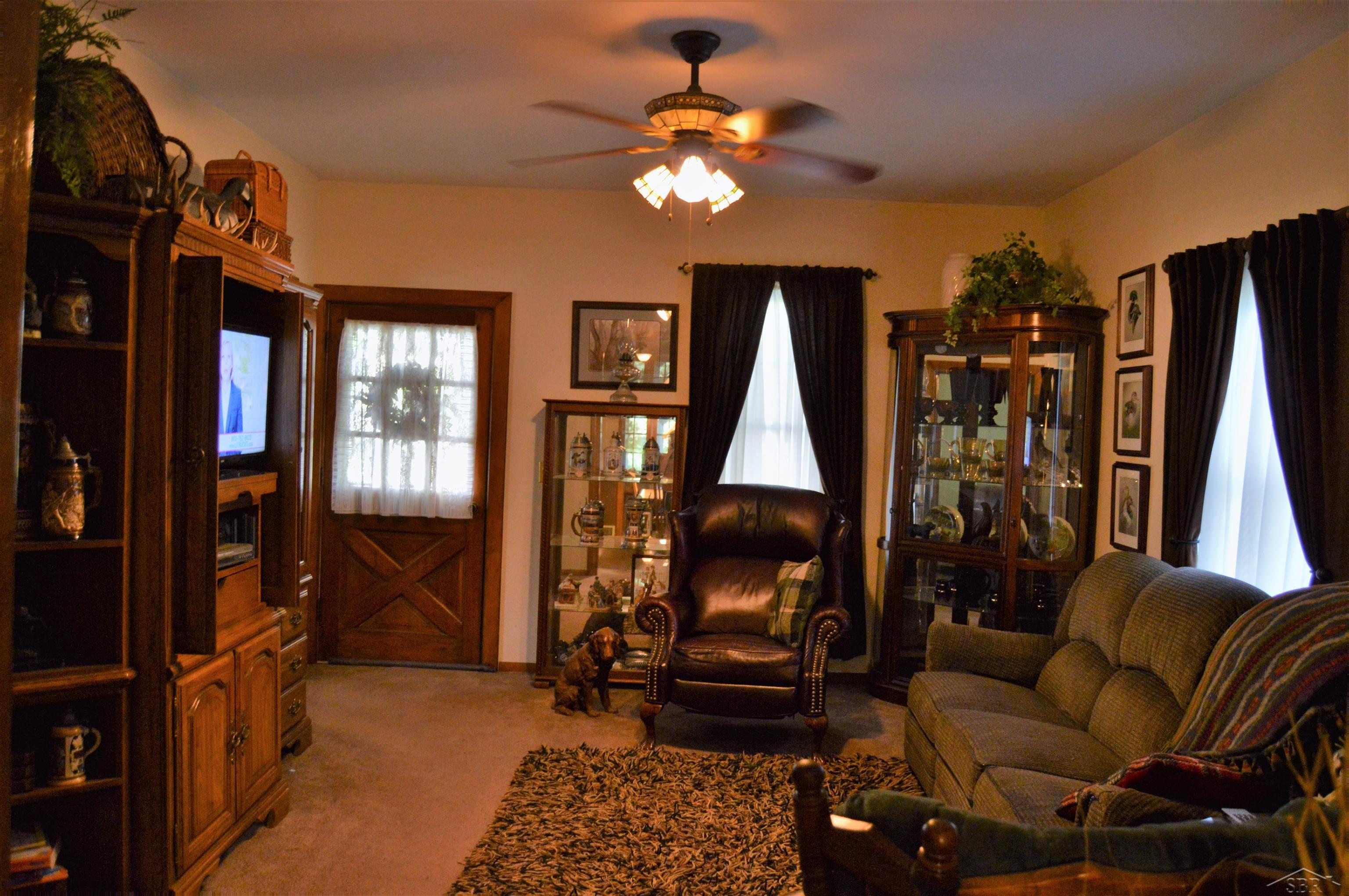 6150 Becker Road Saginaw, MI 48601 - Photo 28 of 32 Living Room