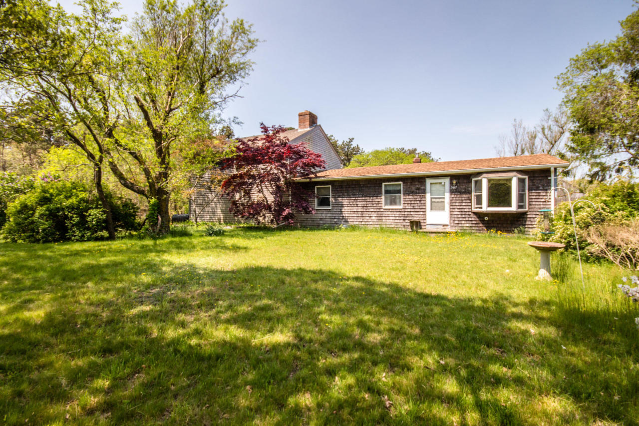 507 Barnes Road Oak Bluffs, MA 02557 - Photo 4 of 29 main house