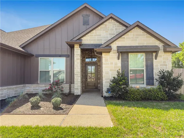 $2,500 | 2713 Colony Vista Drive, Bryan, TX 77808