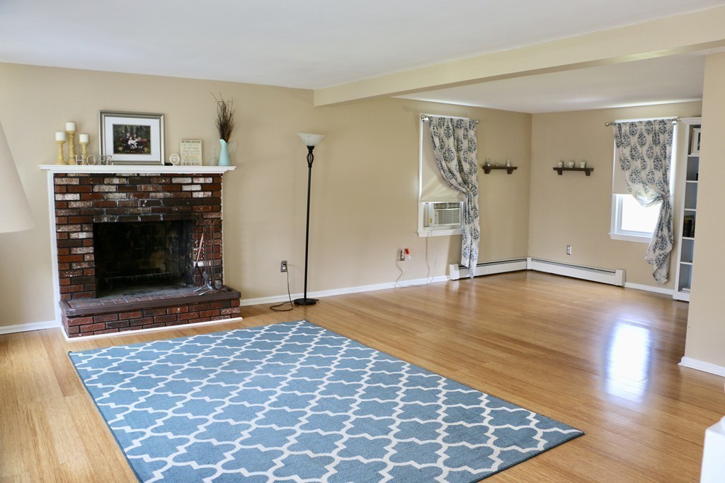 11 Hillside Road Dracut, MA 01826 - Photo 12 of 30