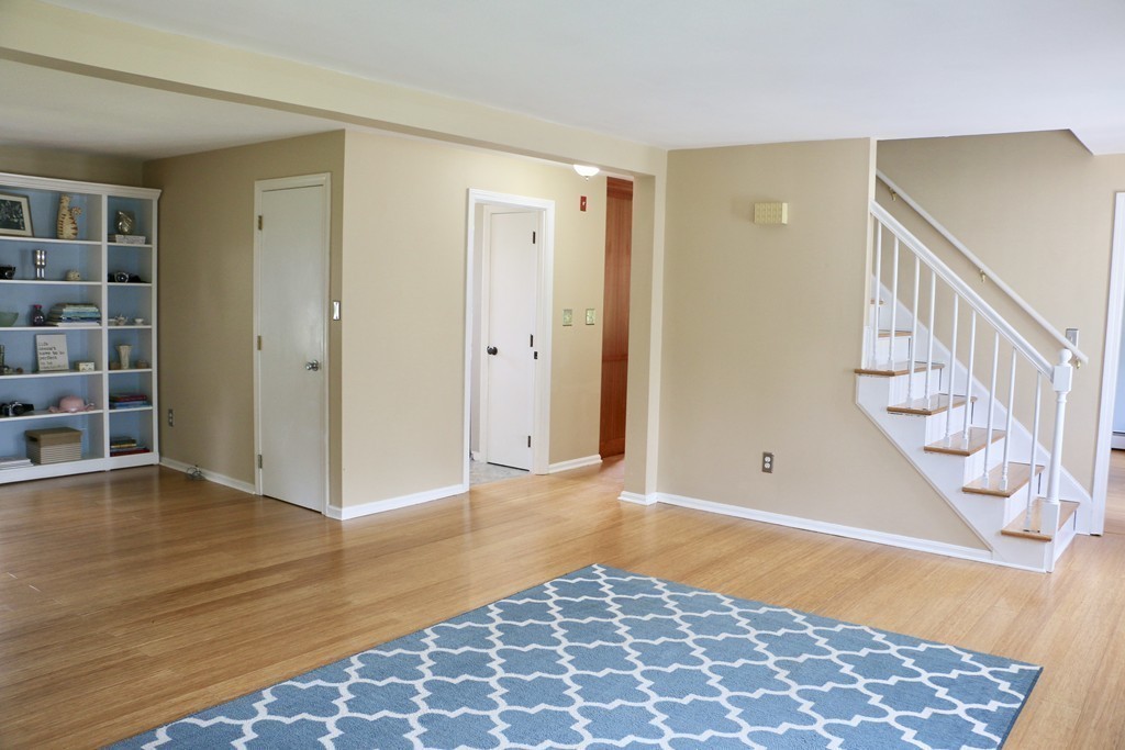 11 Hillside Road Dracut, MA 01826 - Photo 13 of 30