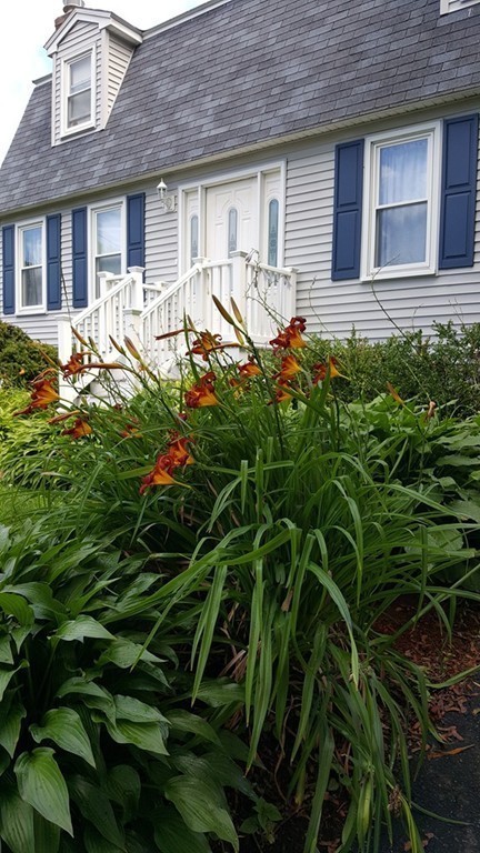 11 Hillside Road Dracut, MA 01826 - Photo 3 of 30