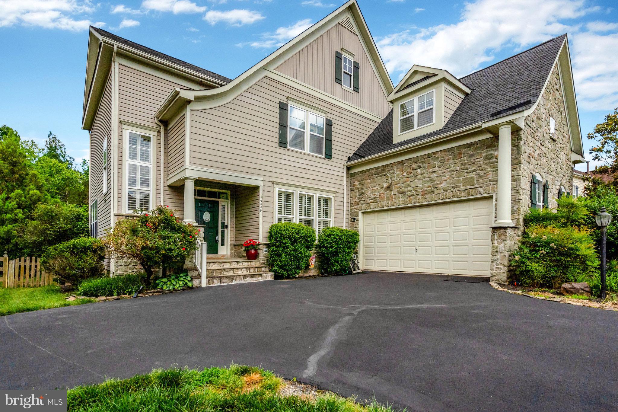 9009 Roaring Spring Loop Bristow, VA 20136 - Photo 3 of 70 Gallery Image 3