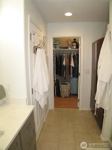 a close view of sink and tap