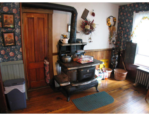 289 Unity Avenue Athol, MA 01331 - Photo 3 of 4 Gallery Image 3