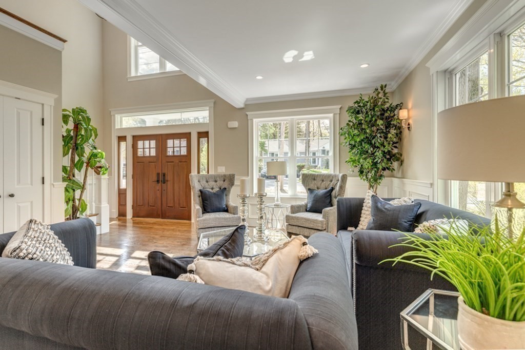 28 Maurice Road, Unit 28 Wellesley, MA 02482 - Photo 6 of 26