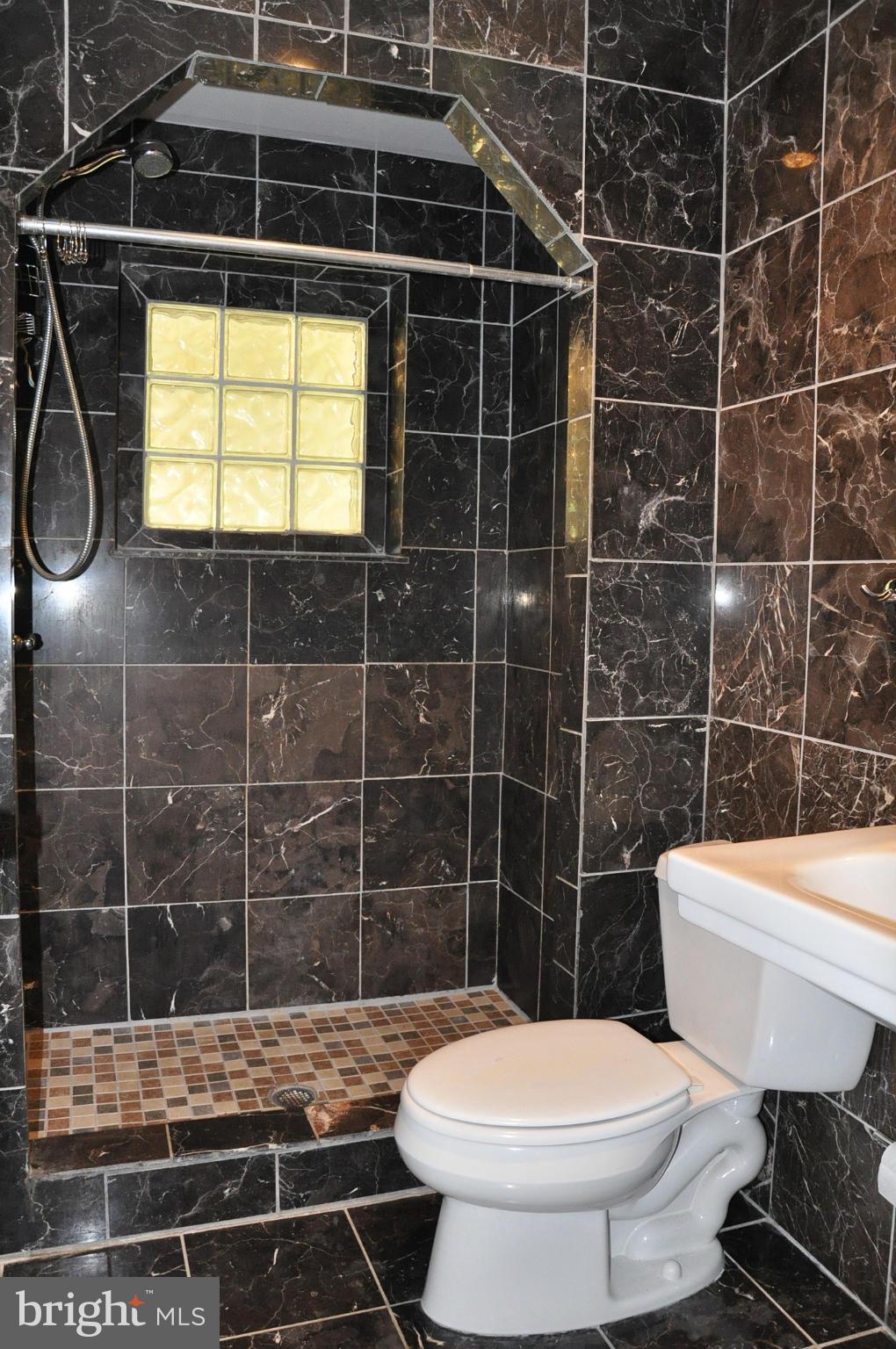 2909 Hewitt Avenue Silver Spring, MD 20906 - Photo 12 of 30 Main floor Bath