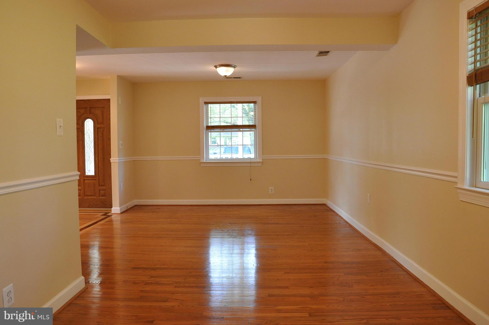 2909 Hewitt Avenue Silver Spring, MD 20906 - Photo 9 of 30 Living Room