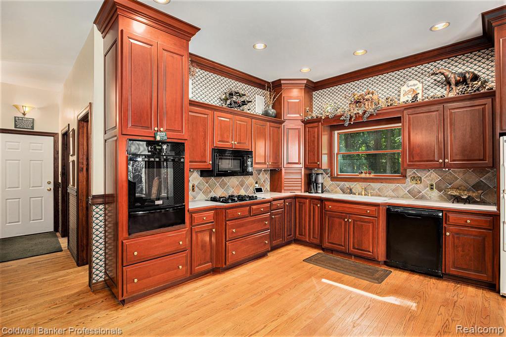 5511 Blood Road Metamora, MI 48455 - Photo 11 of 47