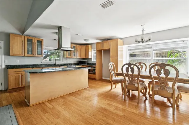 $255,000 | 1648 Hampton Drive, Harvey, LA 70058