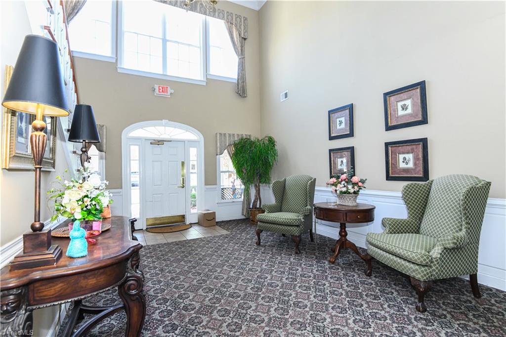 522 College Road Greensboro, NC 27410 - Photo 4 of 36 Inviting Entry