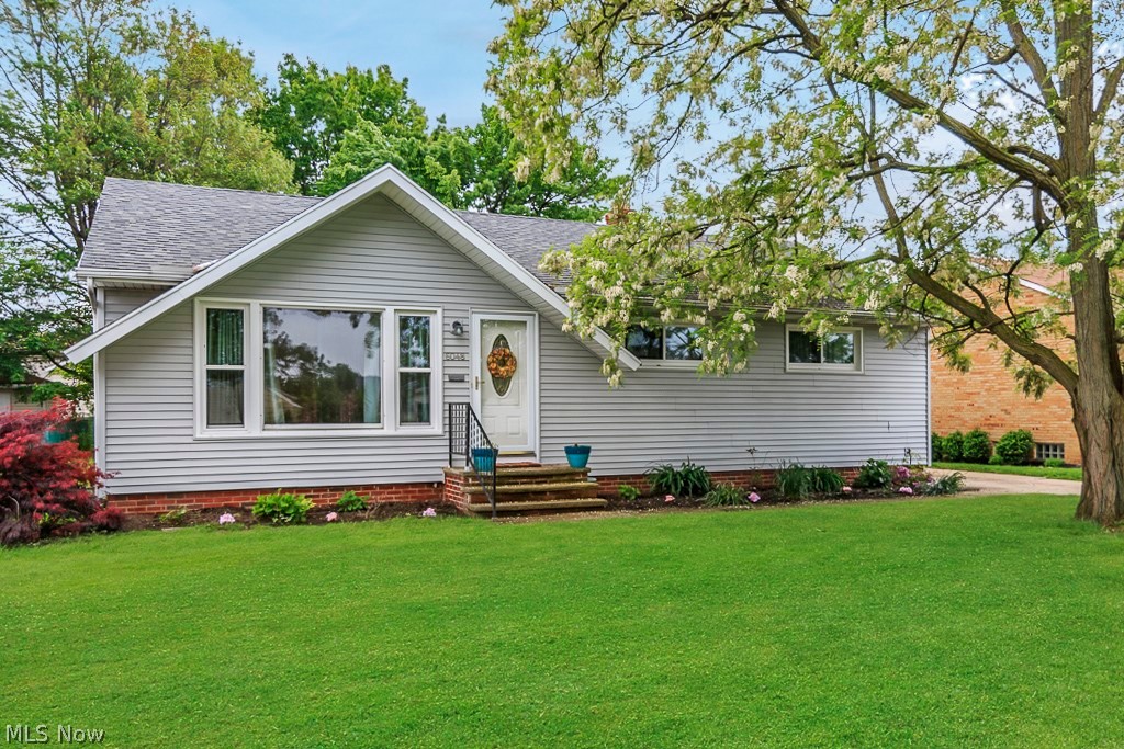 6048 Westerham Road Cleveland, OH 44124 - Photo 1 of 16