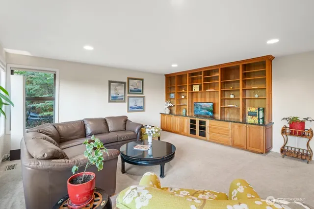 $1,950,000 | 4617 103rd Lane Northeast, Kirkland, WA 98033