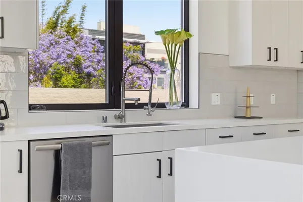 $11,994 | 2432 Penmar Avenue, Unit 201, Venice, CA 90291