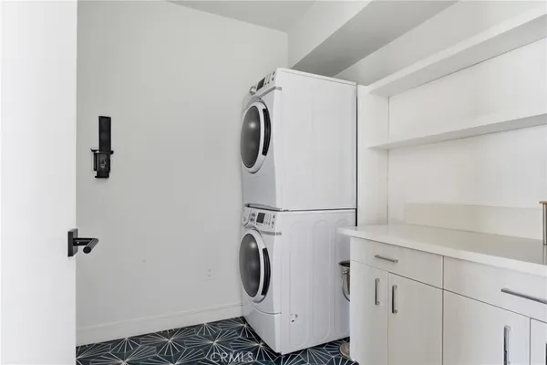 $11,994 | 2432 Penmar Avenue, Unit 201, Venice, CA 90291