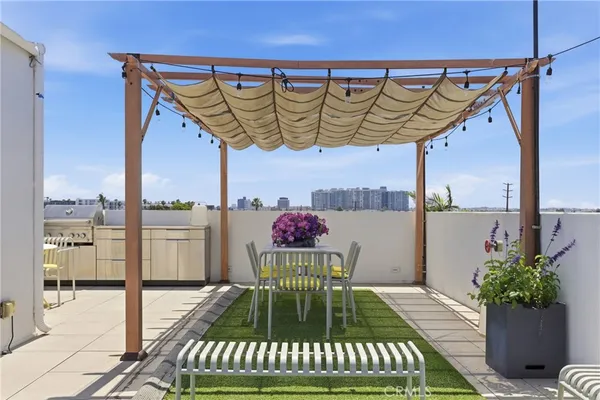 $11,994 | 2432 Penmar Avenue, Unit 201, Venice, CA 90291