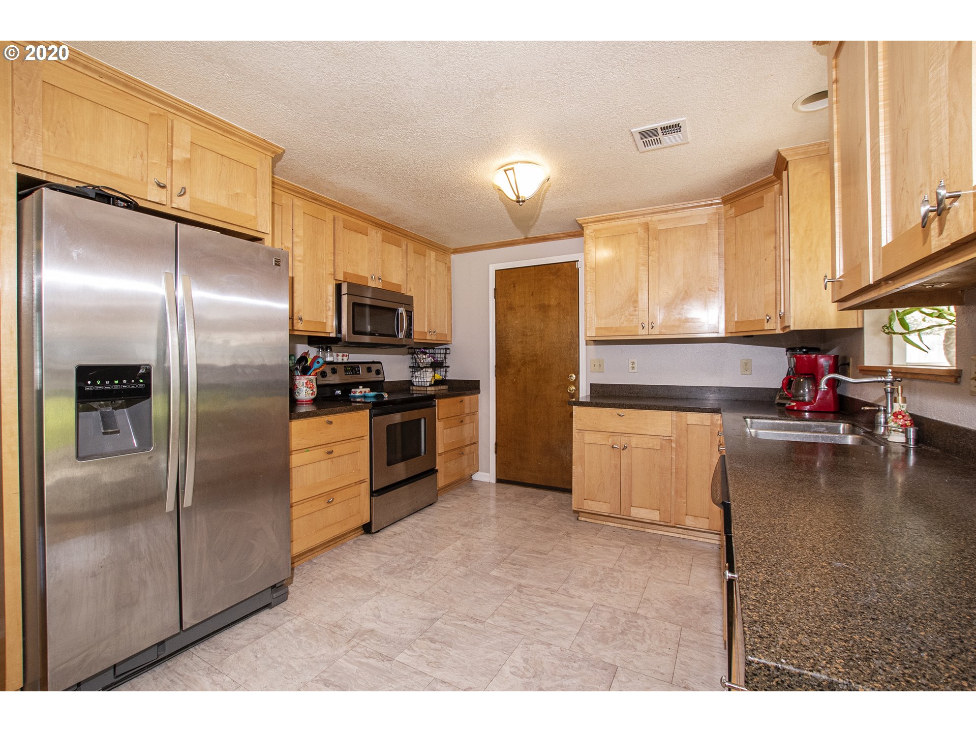 923 South 37th Street Springfield, OR 97478 - Photo 9 of 23