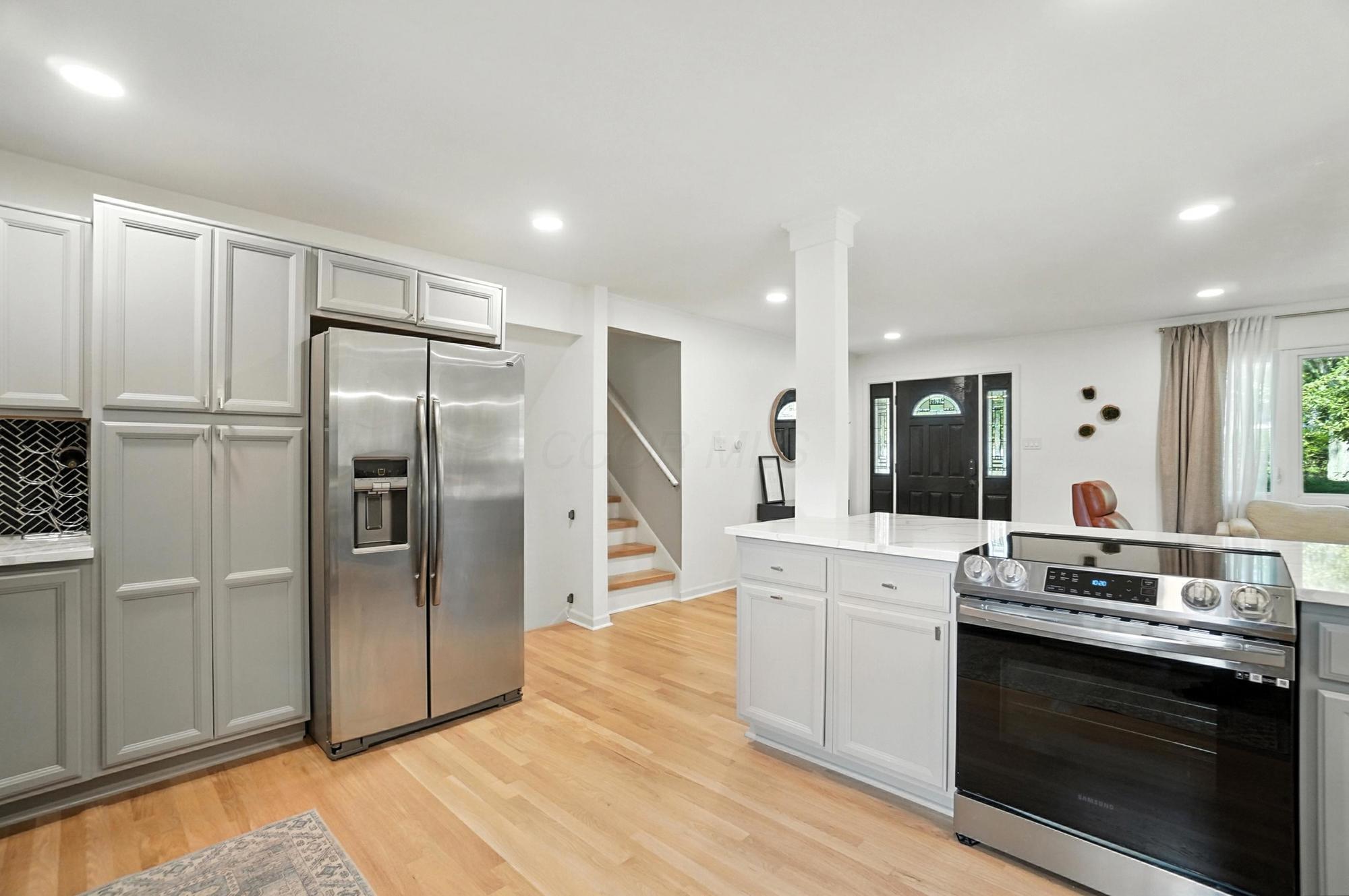 2820 Halstead Road Columbus, OH 43221 - Photo 25 of 76 Eat-In Kitchen