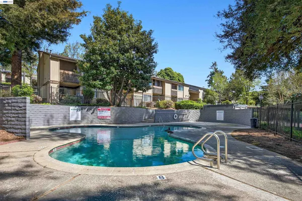 $207,000 | 355 Parkview Terrace, Unit B9, Vallejo, CA 94589