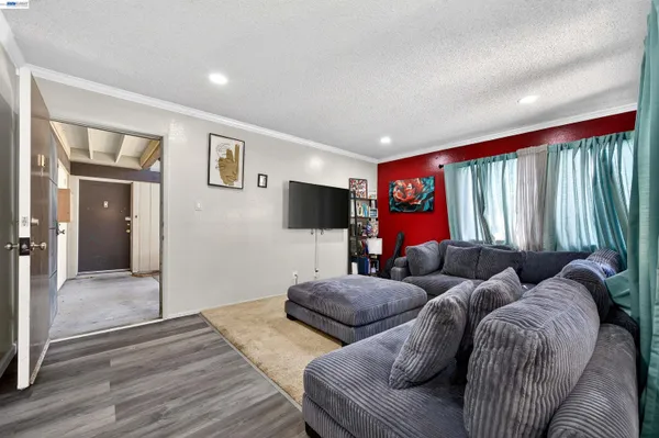 $207,000 | 355 Parkview Terrace, Unit B9, Vallejo, CA 94589