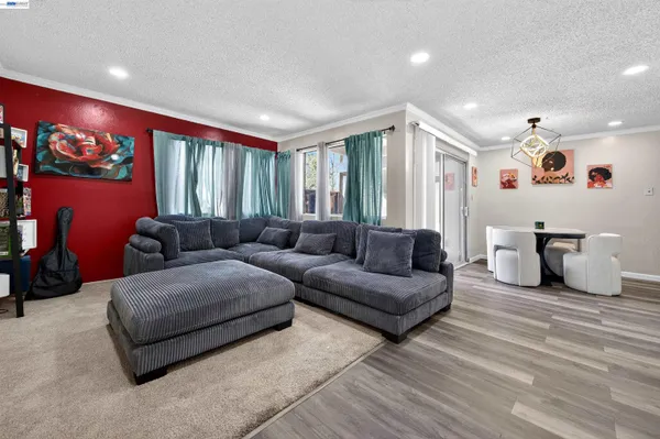 $207,000 | 355 Parkview Terrace, Unit B9, Vallejo, CA 94589