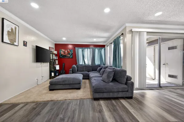 $207,000 | 355 Parkview Terrace, Unit B9, Vallejo, CA 94589