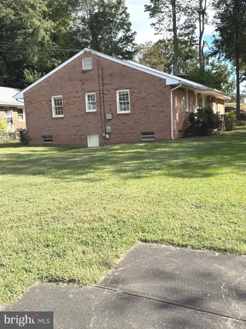 $1,625 | 1317 Rappahannock Avenue, Fredericksburg, VA 22401