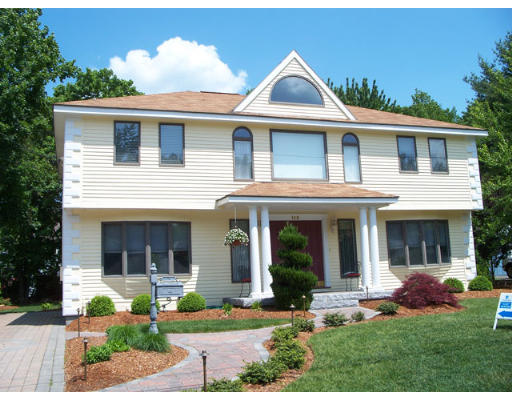 113 Burnham Road Lowell, MA 01852 - Photo 1 of 19 Gallery Image 1