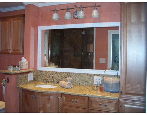 113 Burnham Road Lowell, MA 01852 - Photo 14 of 19 Gallery Image 14