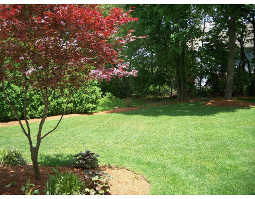 113 Burnham Road Lowell, MA 01852 - Photo 6 of 19 Gallery Image 6