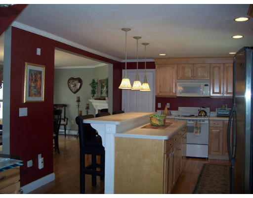 113 Burnham Road Lowell, MA 01852 - Photo 9 of 19 Gallery Image 9