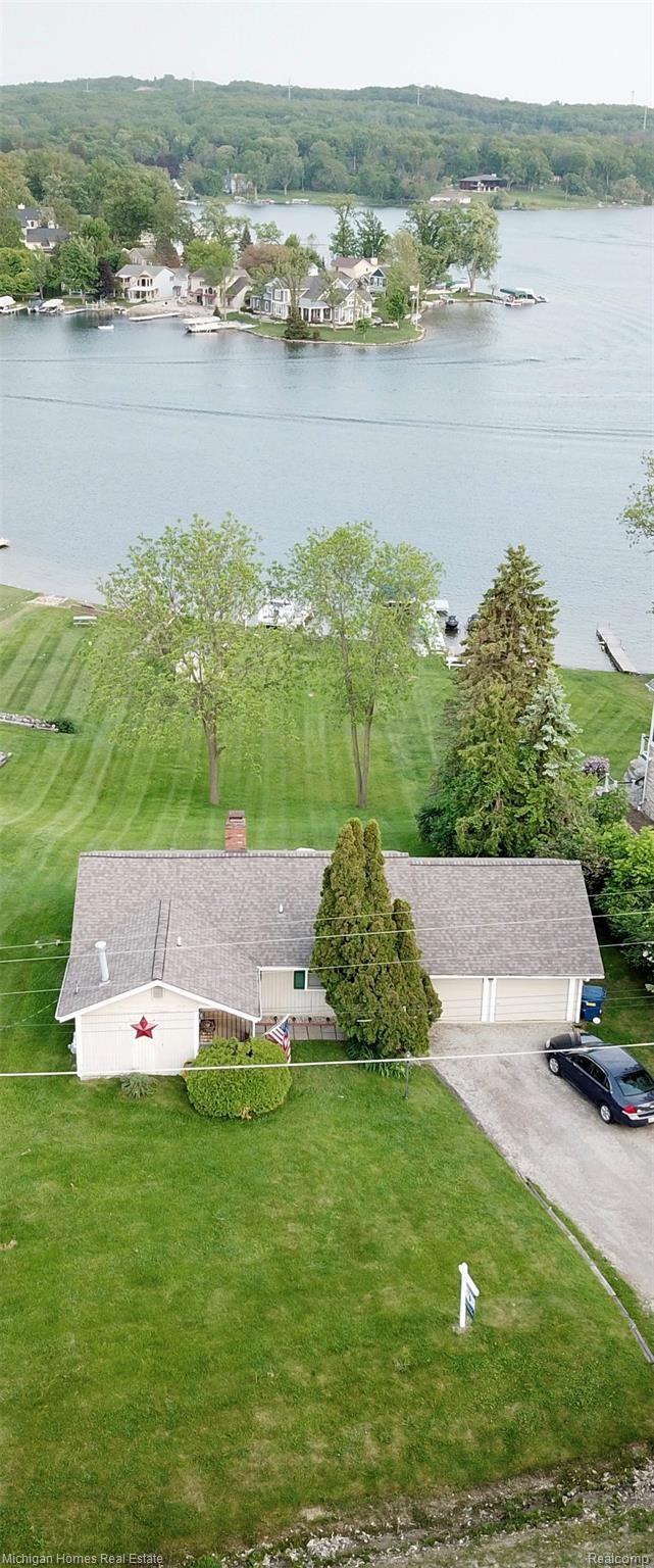 Welcome to The Lake! ~10466 Runyan Lake Road ~