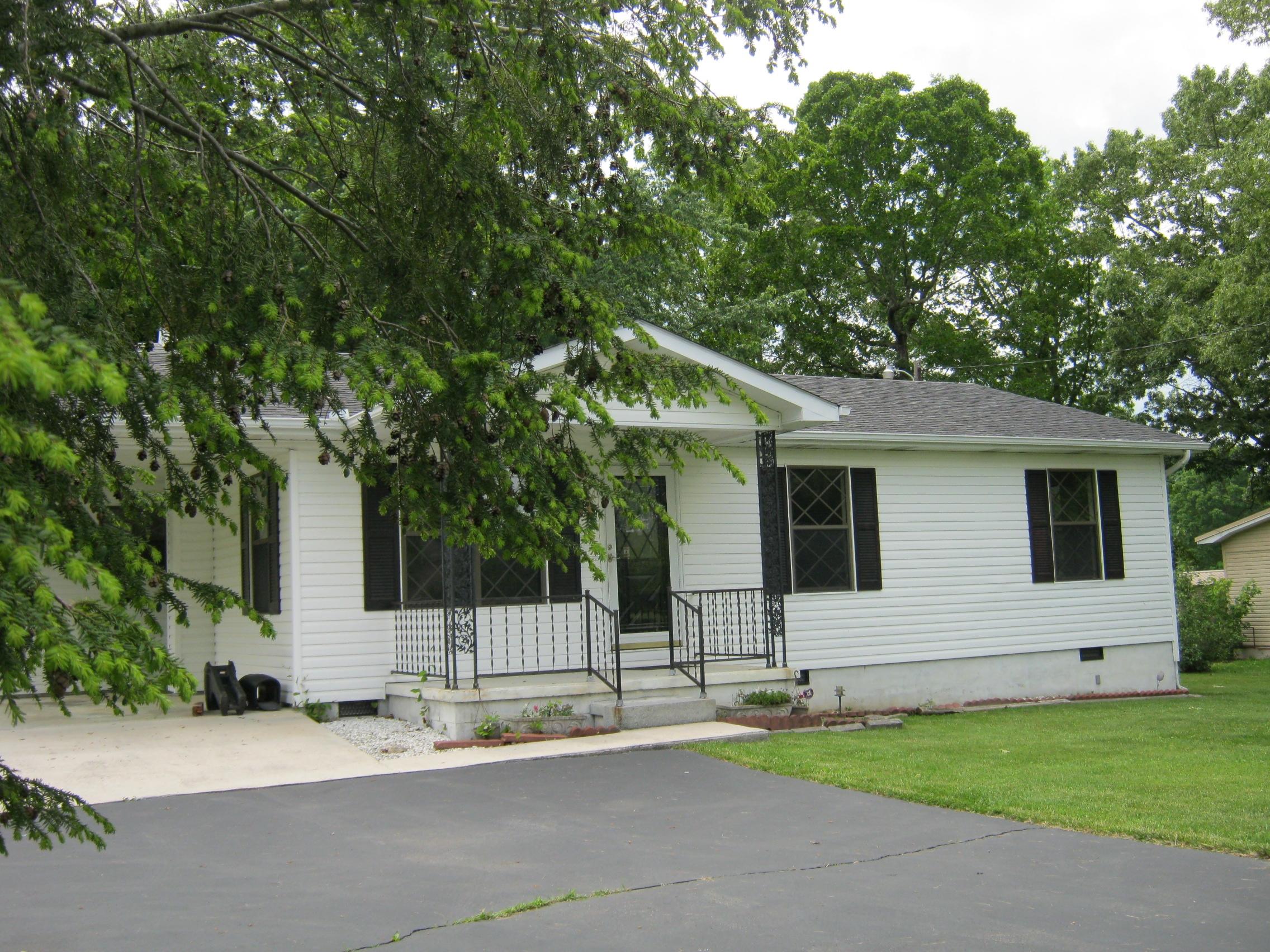 2686 Dunbar Road Crossville, TN 38572 - Photo 2 of 18 Front of House