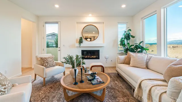 $1,329,000 | 6 Jasper Court, Petaluma, CA 94952