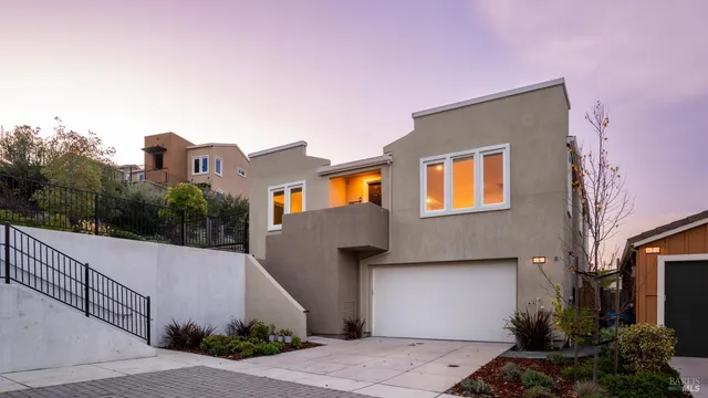 $1,329,000 | 6 Jasper Court, Petaluma, CA 94952