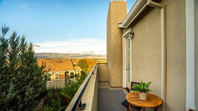 $1,329,000 | 6 Jasper Court, Petaluma, CA 94952