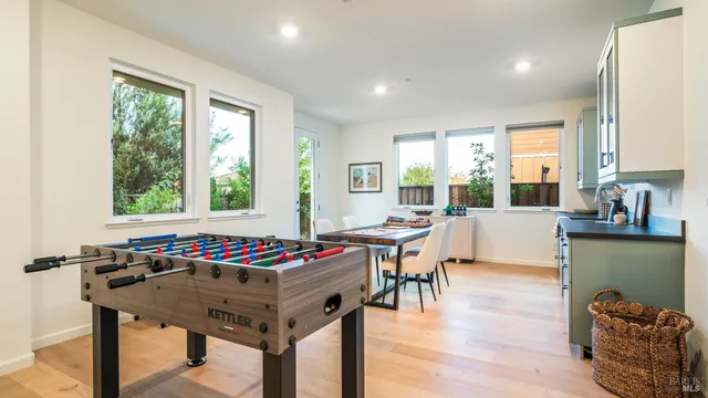 $1,329,000 | 6 Jasper Court, Petaluma, CA 94952